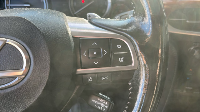 Used 2017 Lexus LX 570 4WD w/ Luxury Package image 10