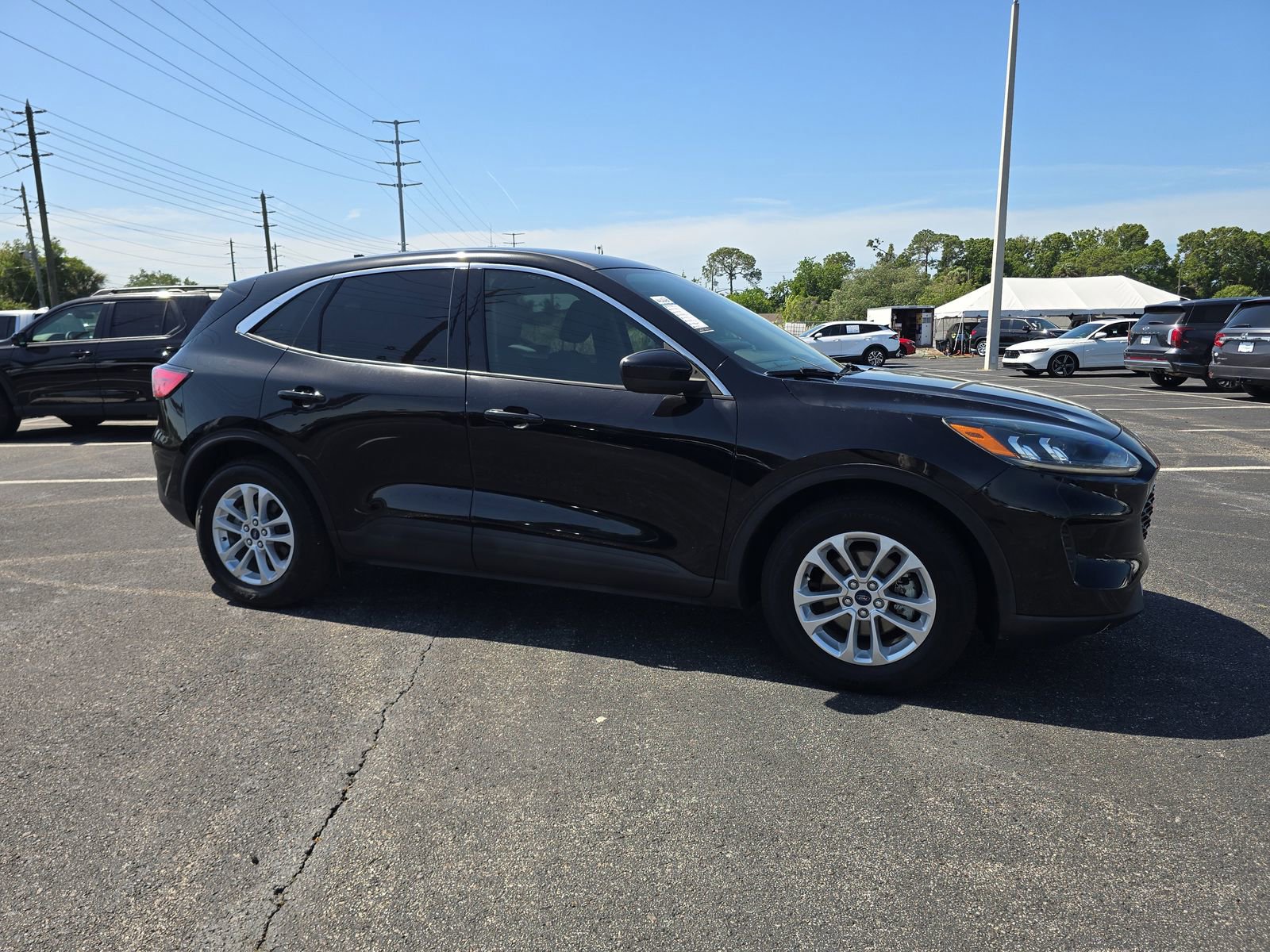 Used 2020 Ford Escape SE FWD image 2