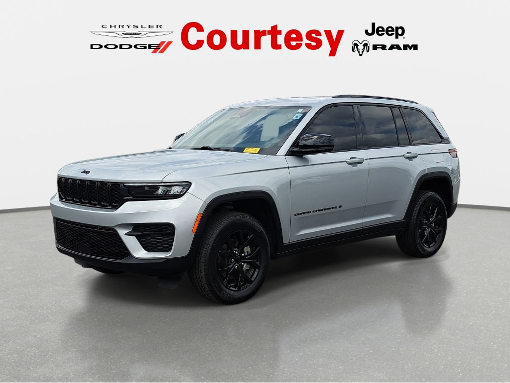 Certified 2025 Jeep Grand Cherokee Altitude AWD/4WD image 8