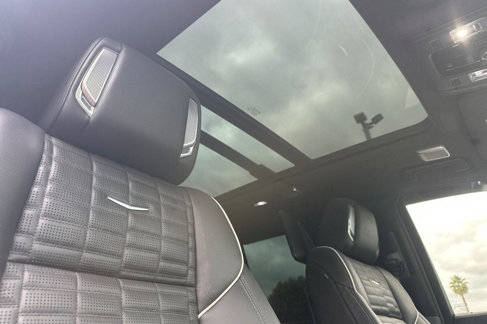 Certified 2025 Cadillac Escalade ESV Sport Platinum w/ LPO, ONYX Package AWD/4WD image 19