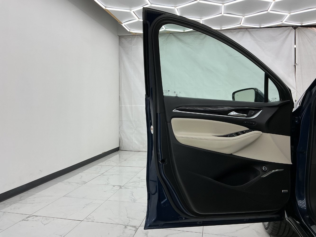 Used 2022 Buick Enclave Premium w/ Experience Buick Package FWD image 18