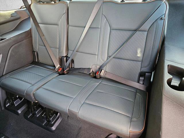 Used 2025 GMC Yukon AT4 AWD/4WD image 19