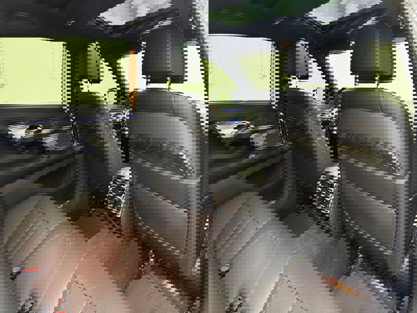 Used 2018 BMW 740e xDrive image 41