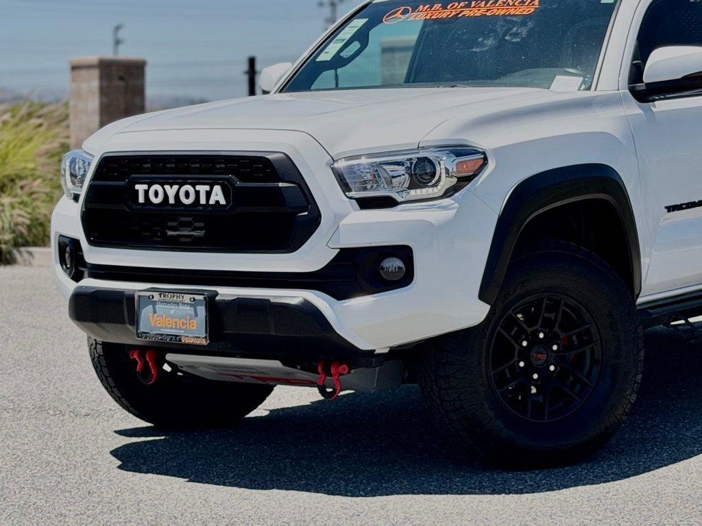 Used 2023 Toyota Tacoma TRD Off-Road w/ Black Out Package (TMS) AWD/4WD image 3