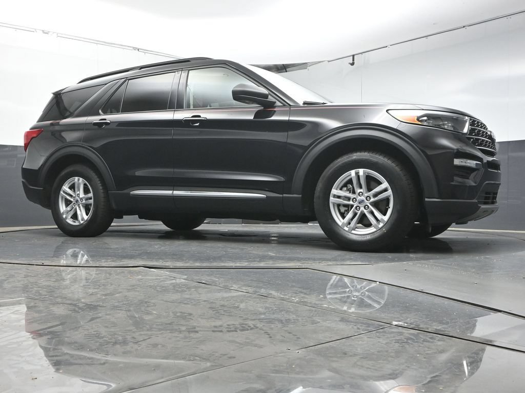 Used 2023 Ford Explorer XLT w/ Equipment Group 202A RWD image 32