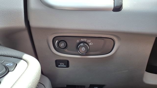 Used 2023 GMC Terrain SLE image 29