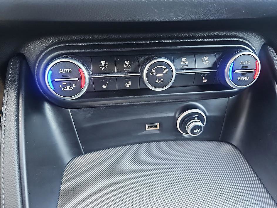 Used 2024 Alfa Romeo Stelvio Ti w/ Active Assist Plus Package image 29