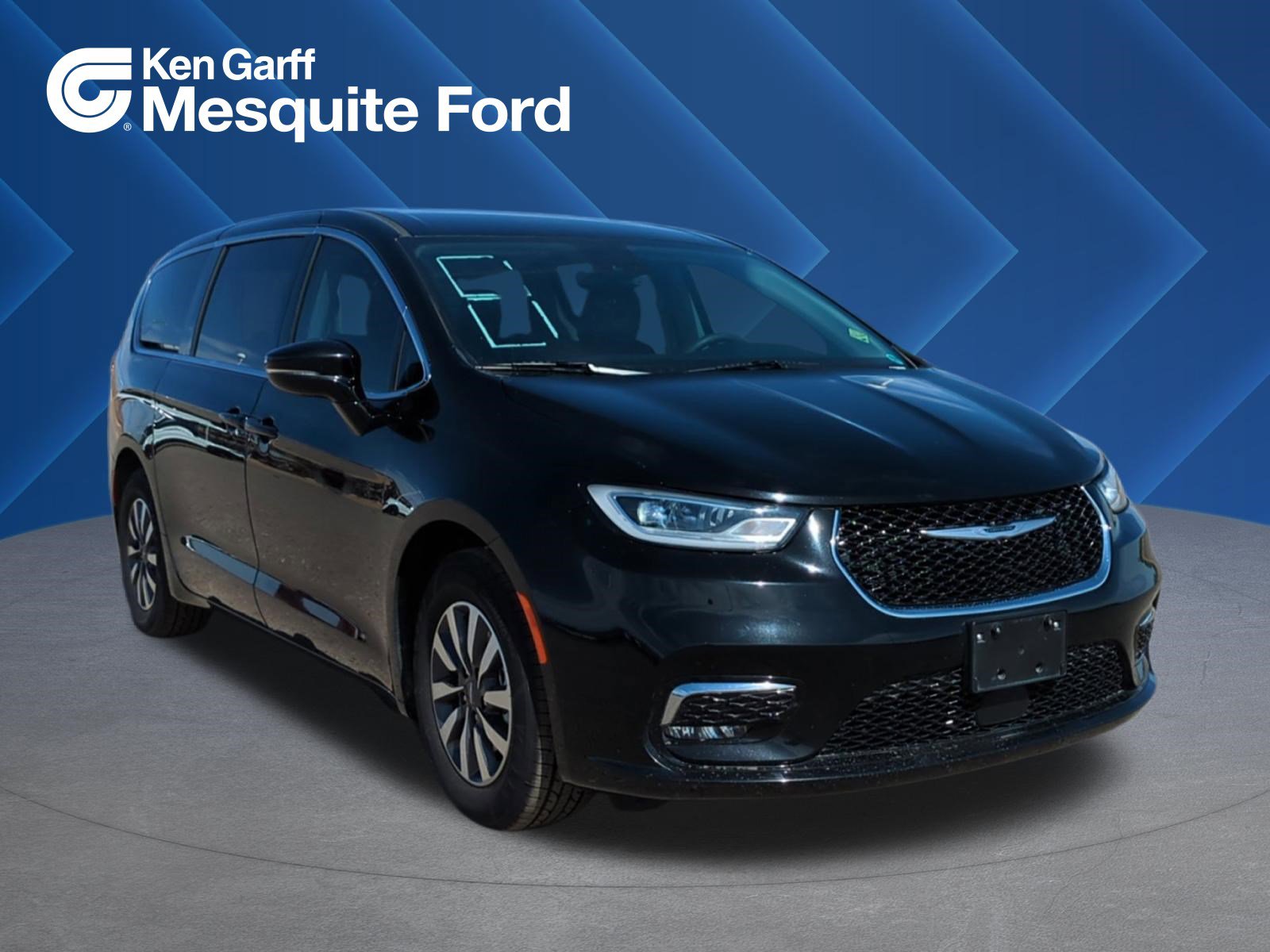 Used 2024 Chrysler Pacifica Limited FWD image 1