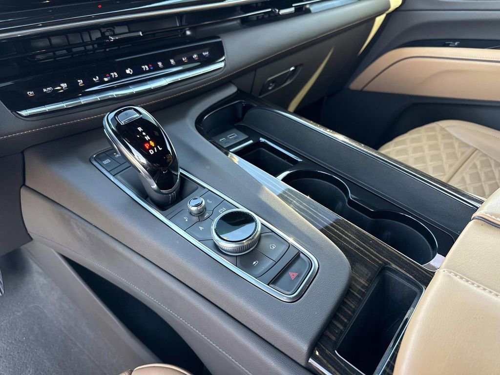 Certified 2022 Cadillac Escalade ESV Premium Luxury w/ Performance Package image 25