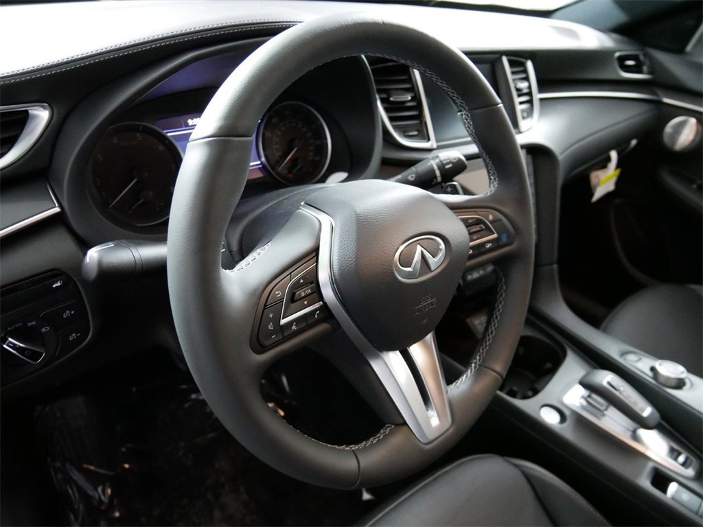 New 2025 INFINITI QX55 Essential image 13