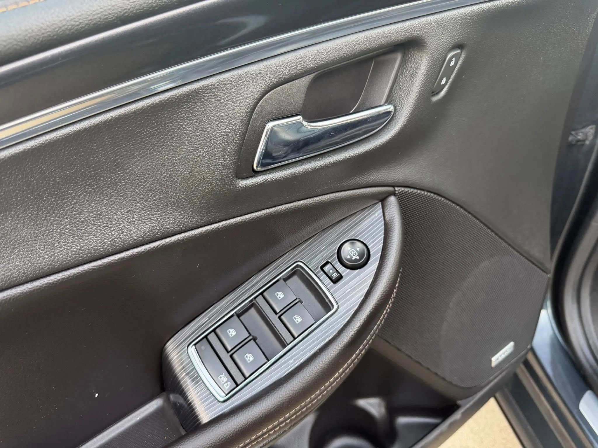 Used 2018 Chevrolet Impala Premier FWD image 9