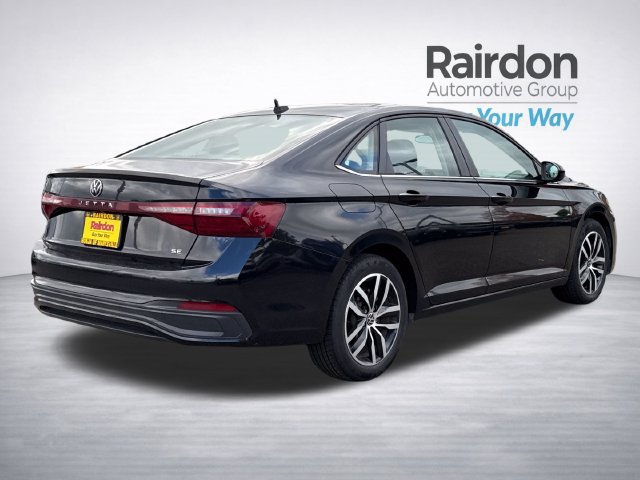 Used 2025 Volkswagen Jetta SE FWD image 7