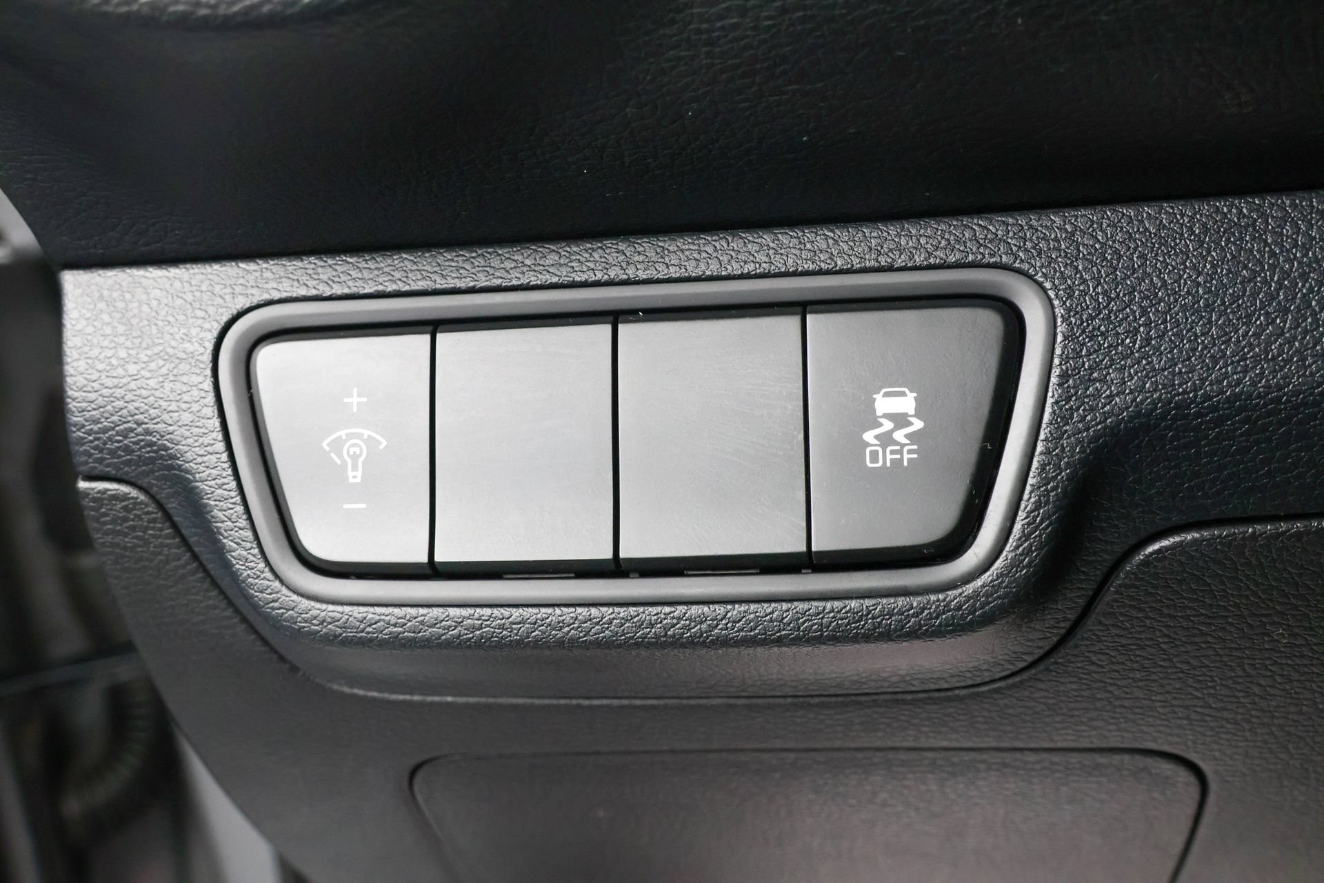 Used 2024 Kia Forte LXS FWD image 19