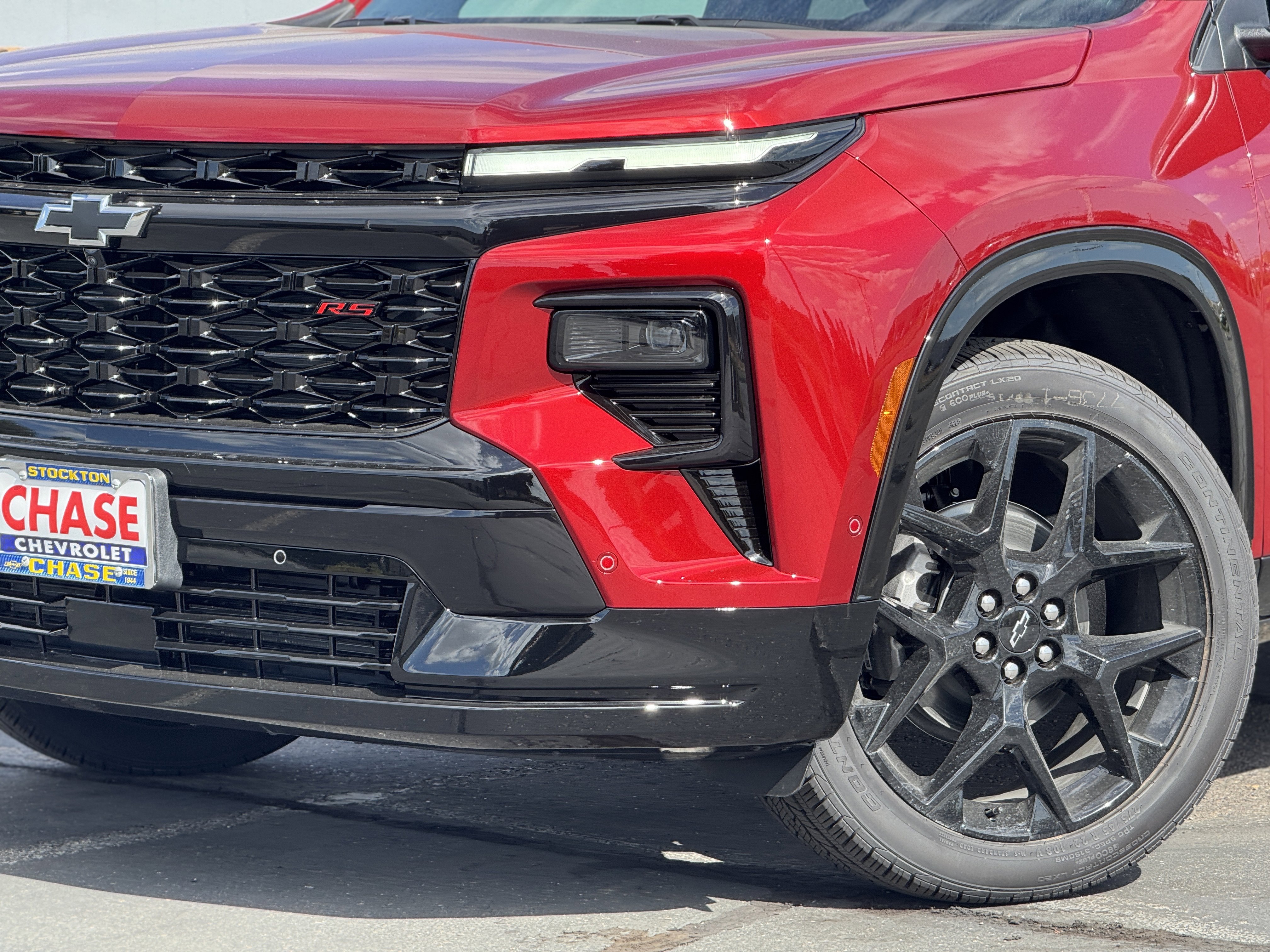 New 2026 Chevrolet Traverse RS w/ LPO, Floor Liner Package image 3