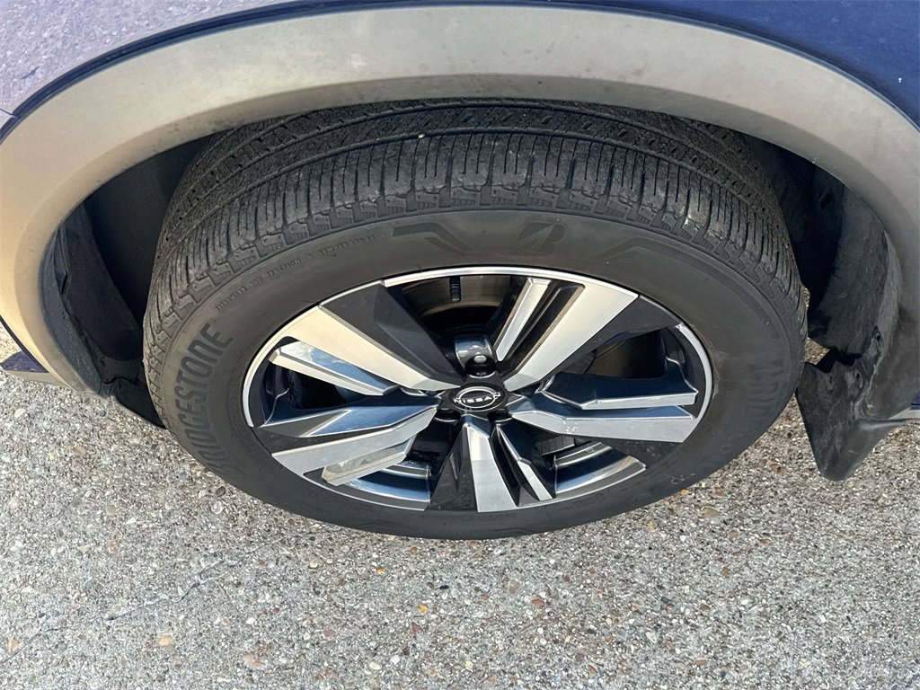 Used 2022 Nissan Rogue SL w/ SL Premium Package image 6