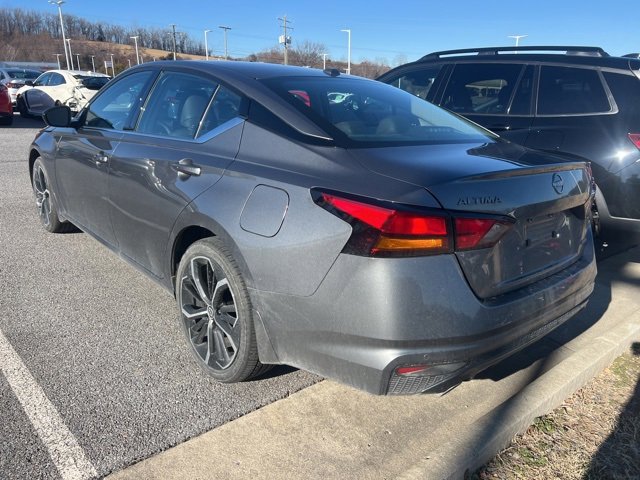 Certified 2024 Nissan Altima 2.5 SR image 3