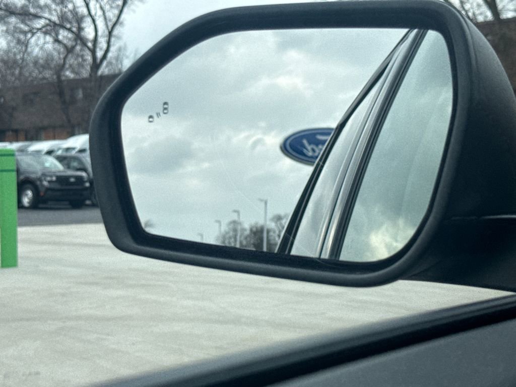 Used 2024 Ford Explorer XLT w/ Equipment Group 202A image 44