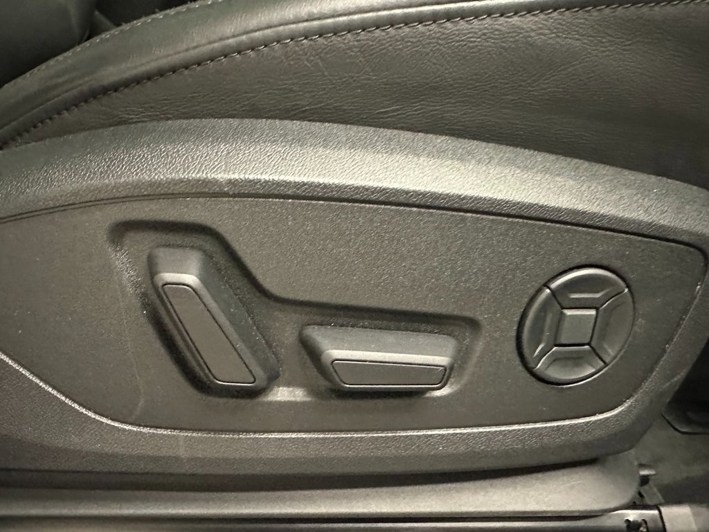 Used 2024 Audi Q3 2.0T Premium image 32