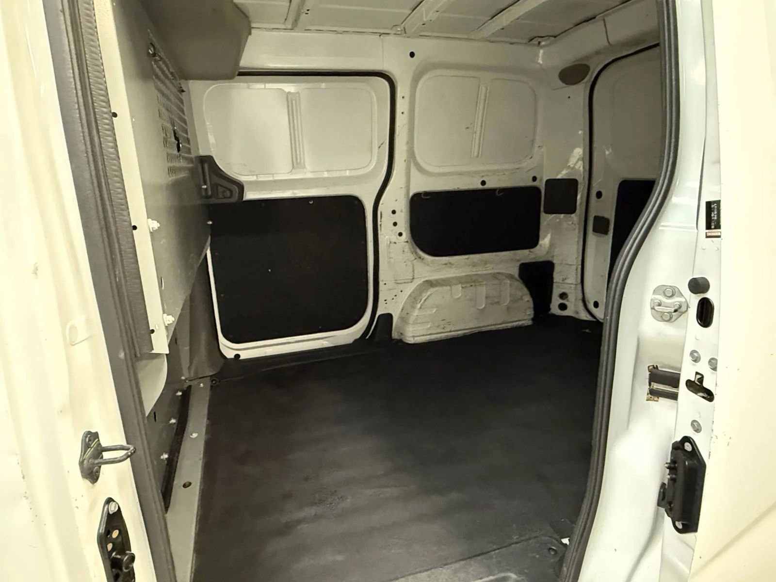 Used 2017 Nissan NV200 S image 18