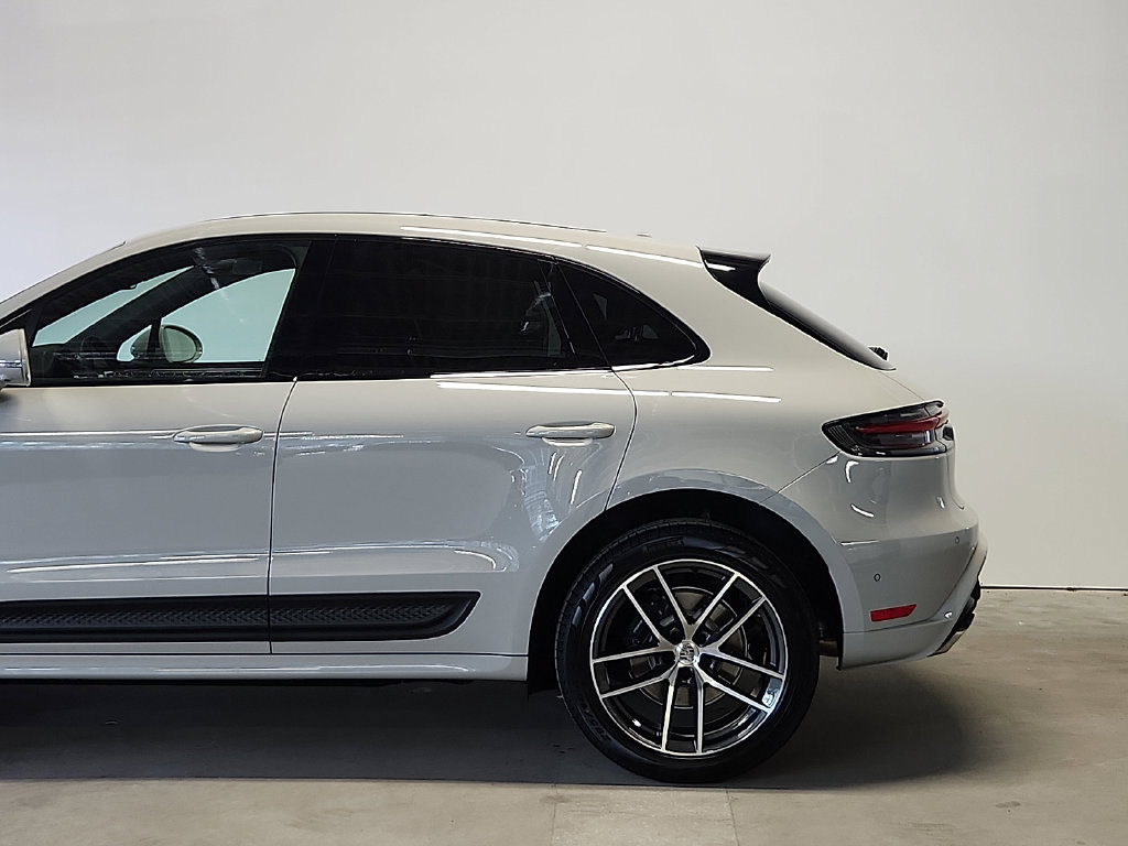 New 2026 Porsche Macan AWD/4WD image 7