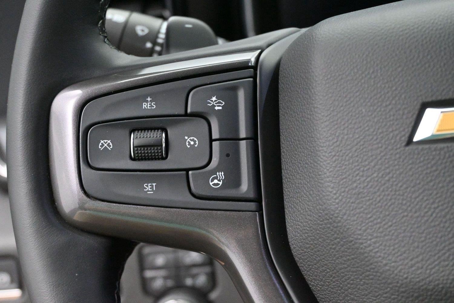 Used 2025 Chevrolet Silverado 1500 High Country w/ Technology Package AWD/4WD image 17