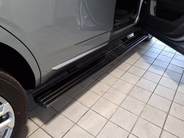 Used 2024 GMC Yukon Denali w/ Advanced Technology Package AWD/4WD image 28