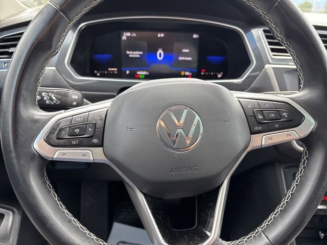 Used 2022 Volkswagen Tiguan SE AWD/4WD image 21