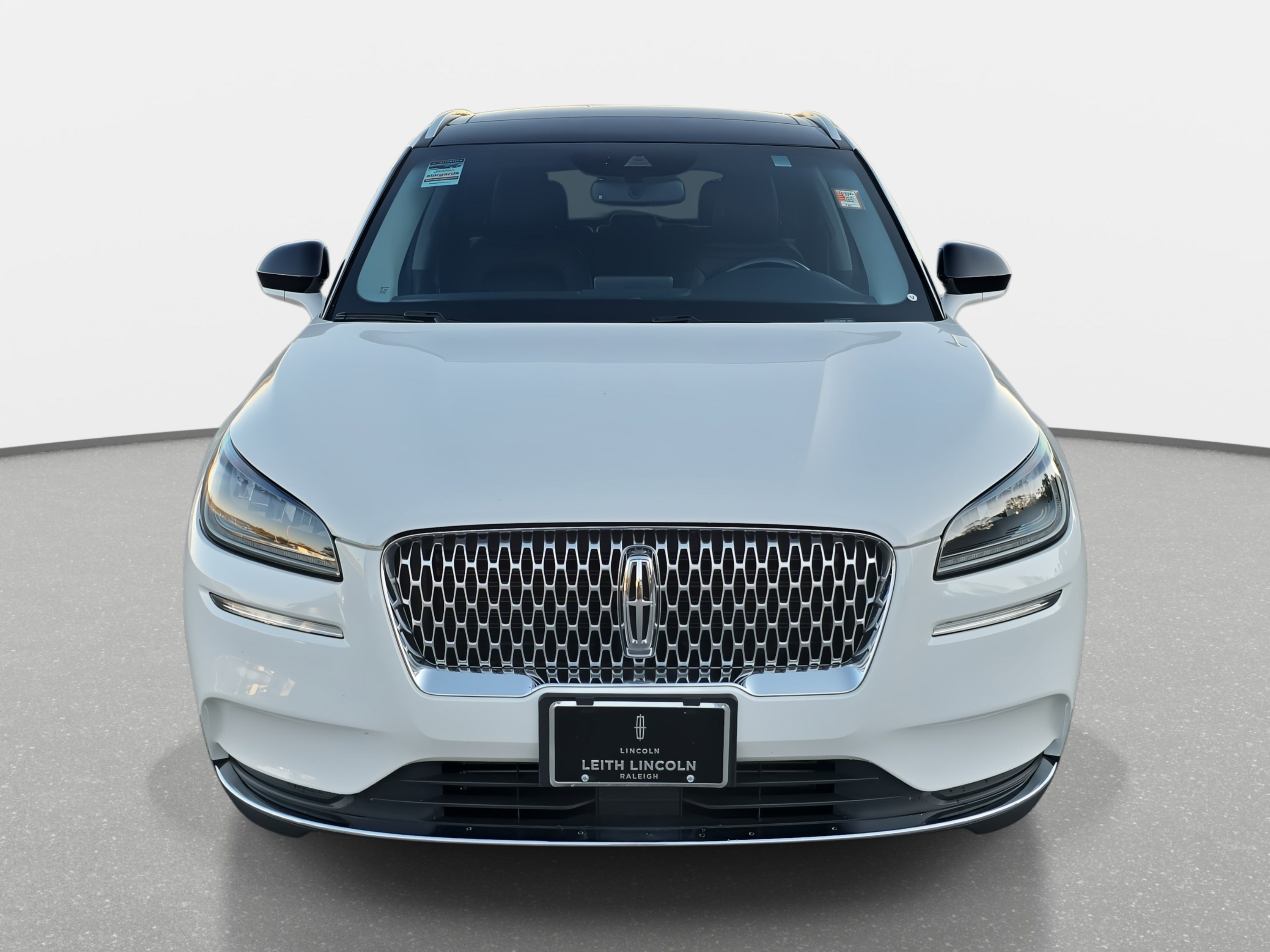 Certified 2022 Lincoln Corsair AWD w/ Premium Package image 2