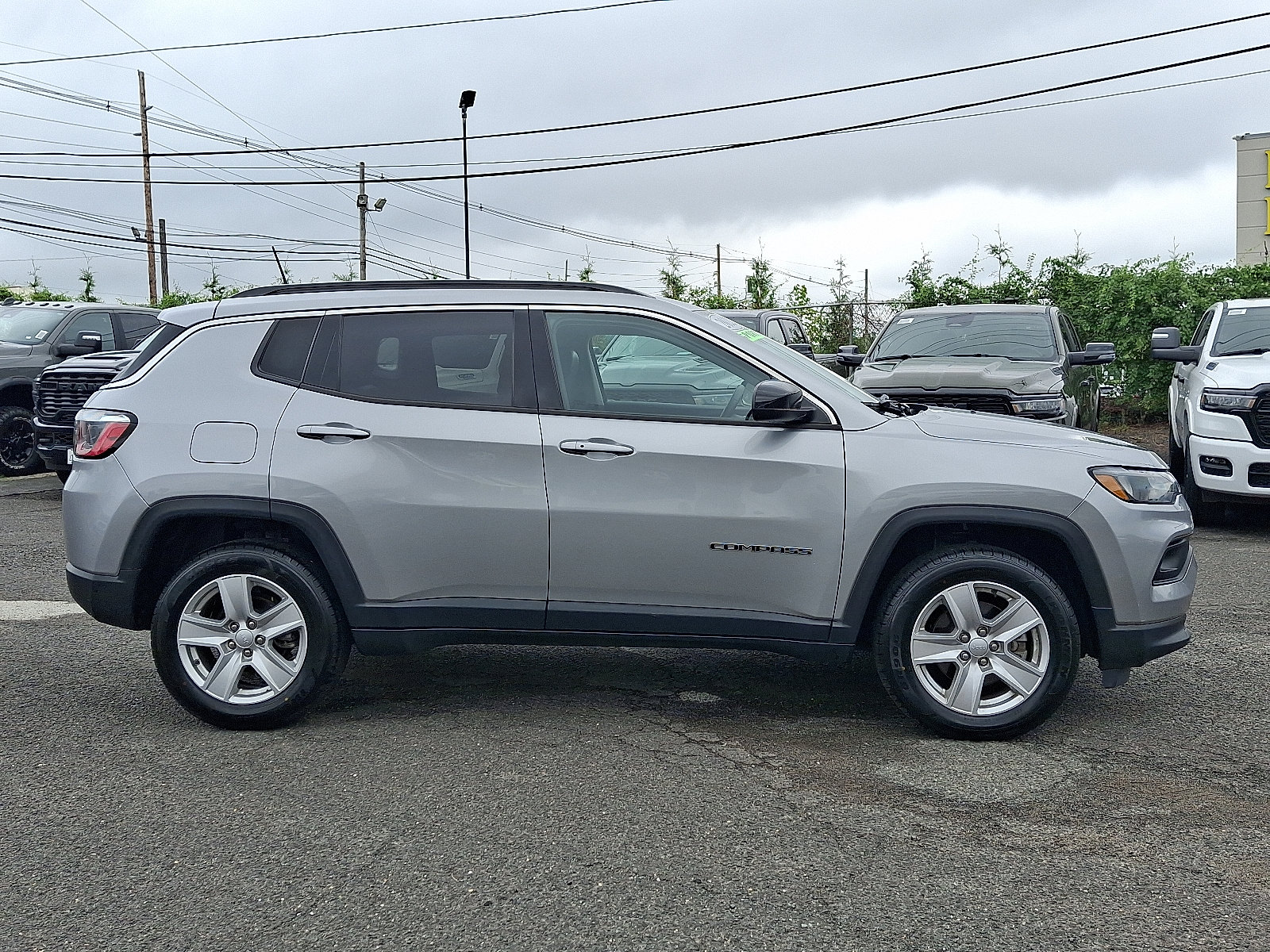 Used 2022 Jeep Compass Latitude AWD/4WD image 8