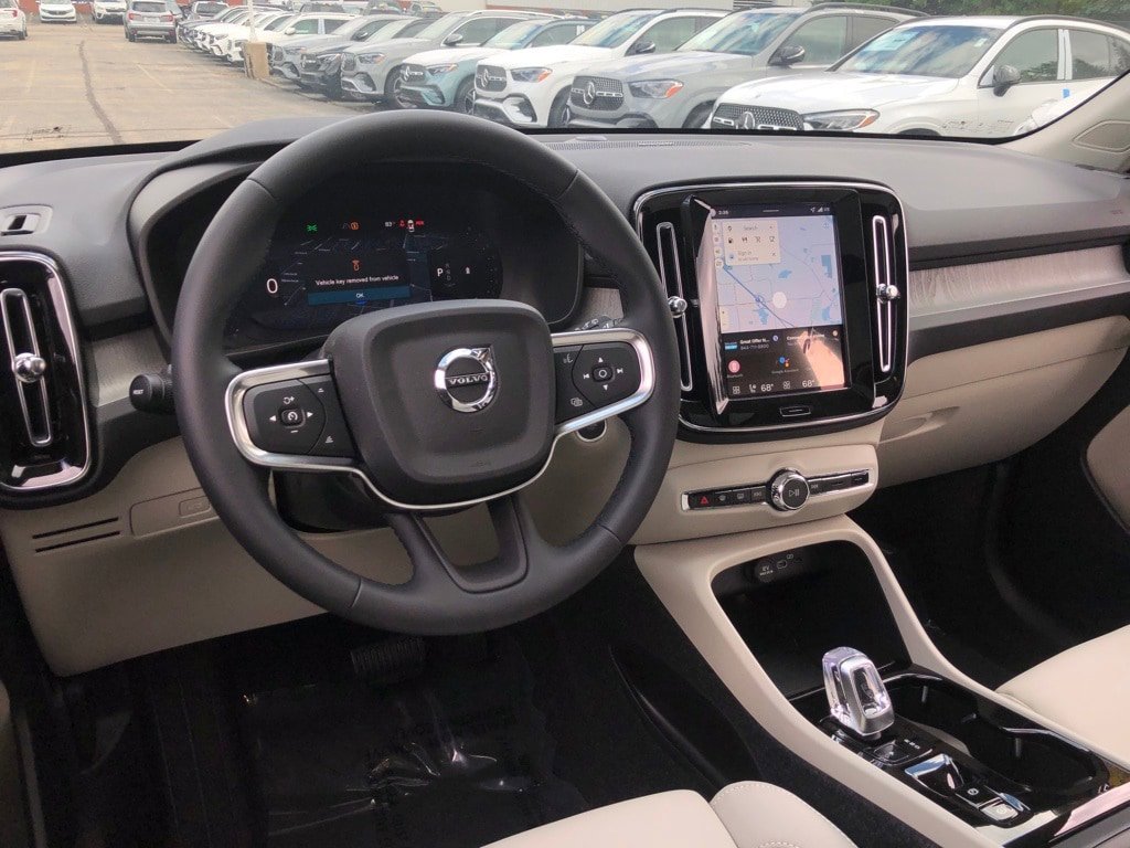 New 2026 Volvo XC40 B5 Ultra w/ Protection Package Premier AWD/4WD image 16