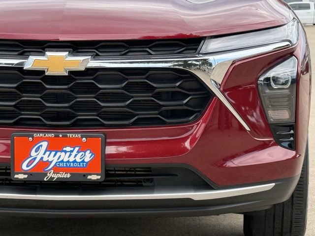 Used 2025 Chevrolet Trax LT FWD image 11