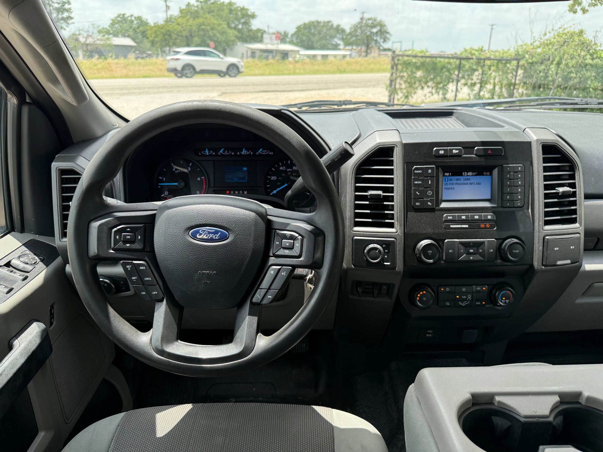 Used 2020 Ford F350 XL w/ STX Appearance Package AWD/4WD image 12