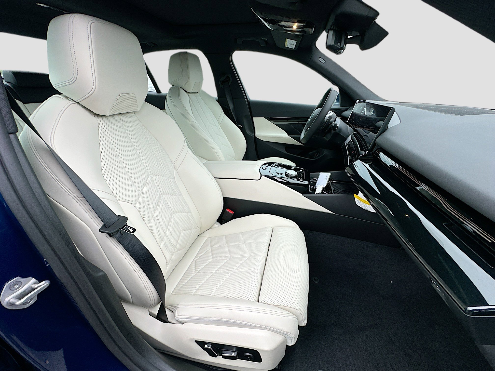 New 2026 BMW 530i w/ Convenience Package image 23