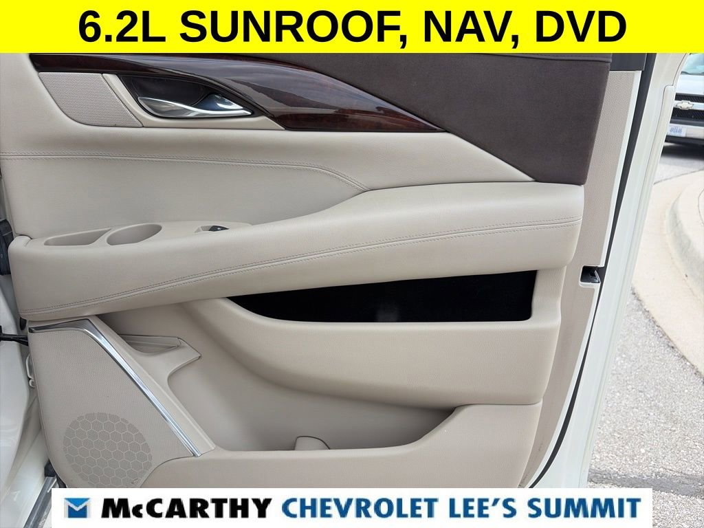 Used 2015 Cadillac Escalade ESV Luxury image 26