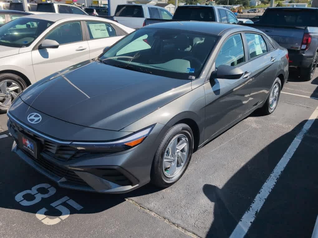 New 2026 Hyundai Elantra SE FWD image 12