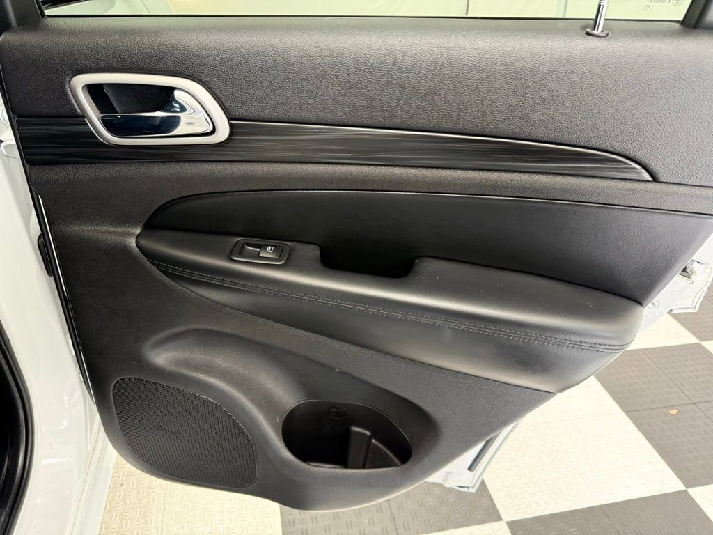 Used 2020 Jeep Grand Cherokee Altitude image 28