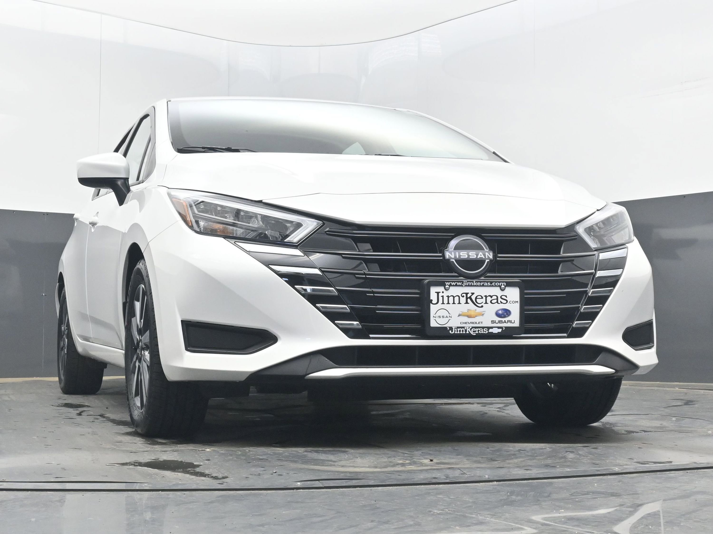 Used 2025 Nissan Versa SV image 28