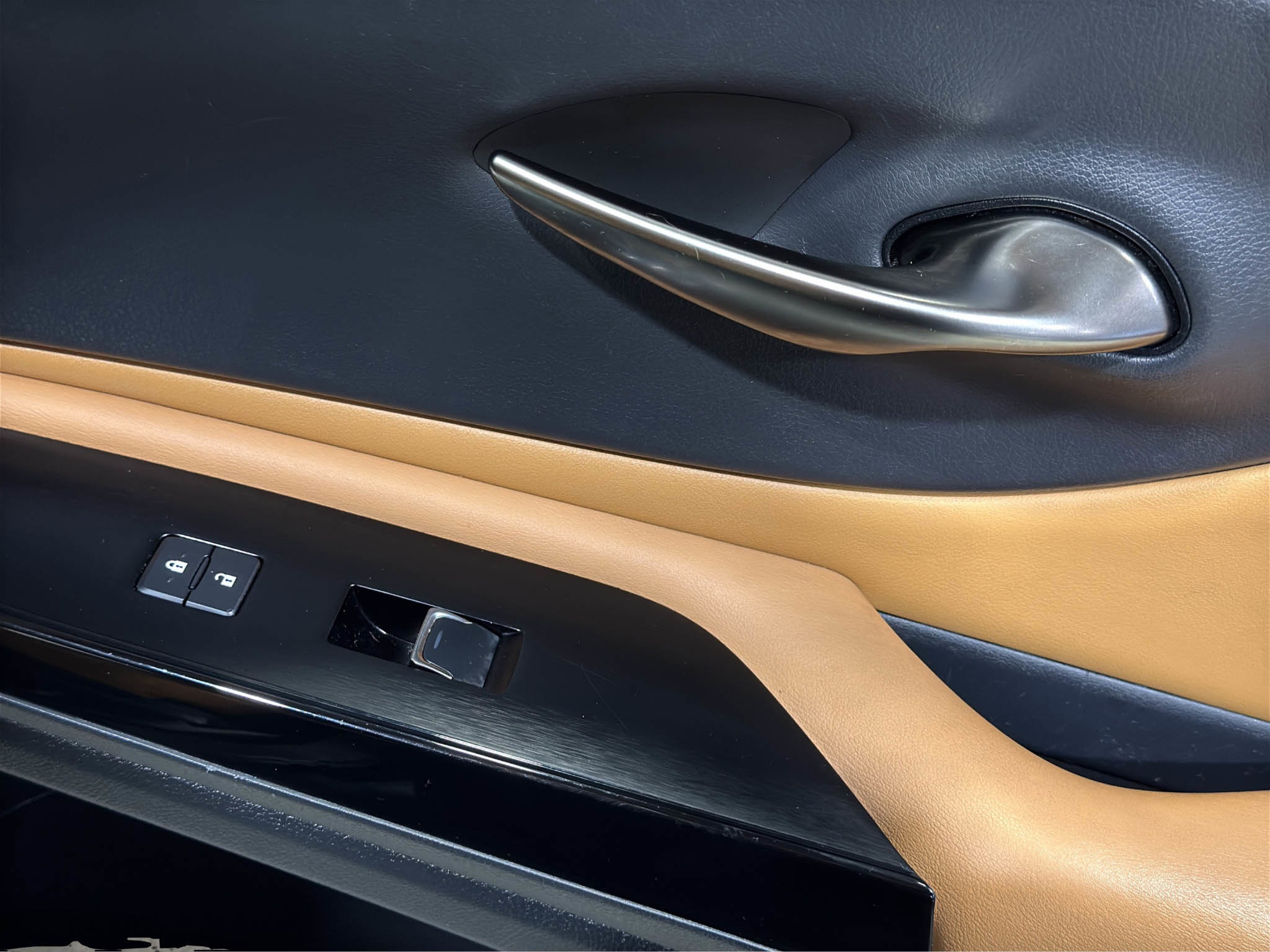 Used 2022 Lexus ES 350 w/ Accessory Package 2 image 17