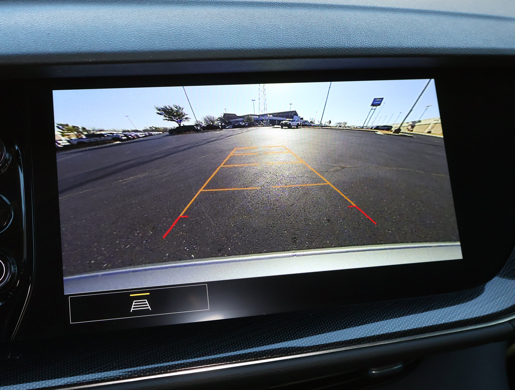 Used 2023 Buick Envision Preferred image 6