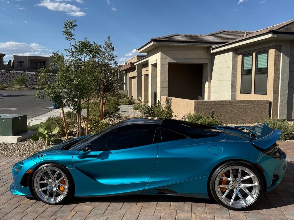 Used 2024 McLaren 750S Spider RWD image 9