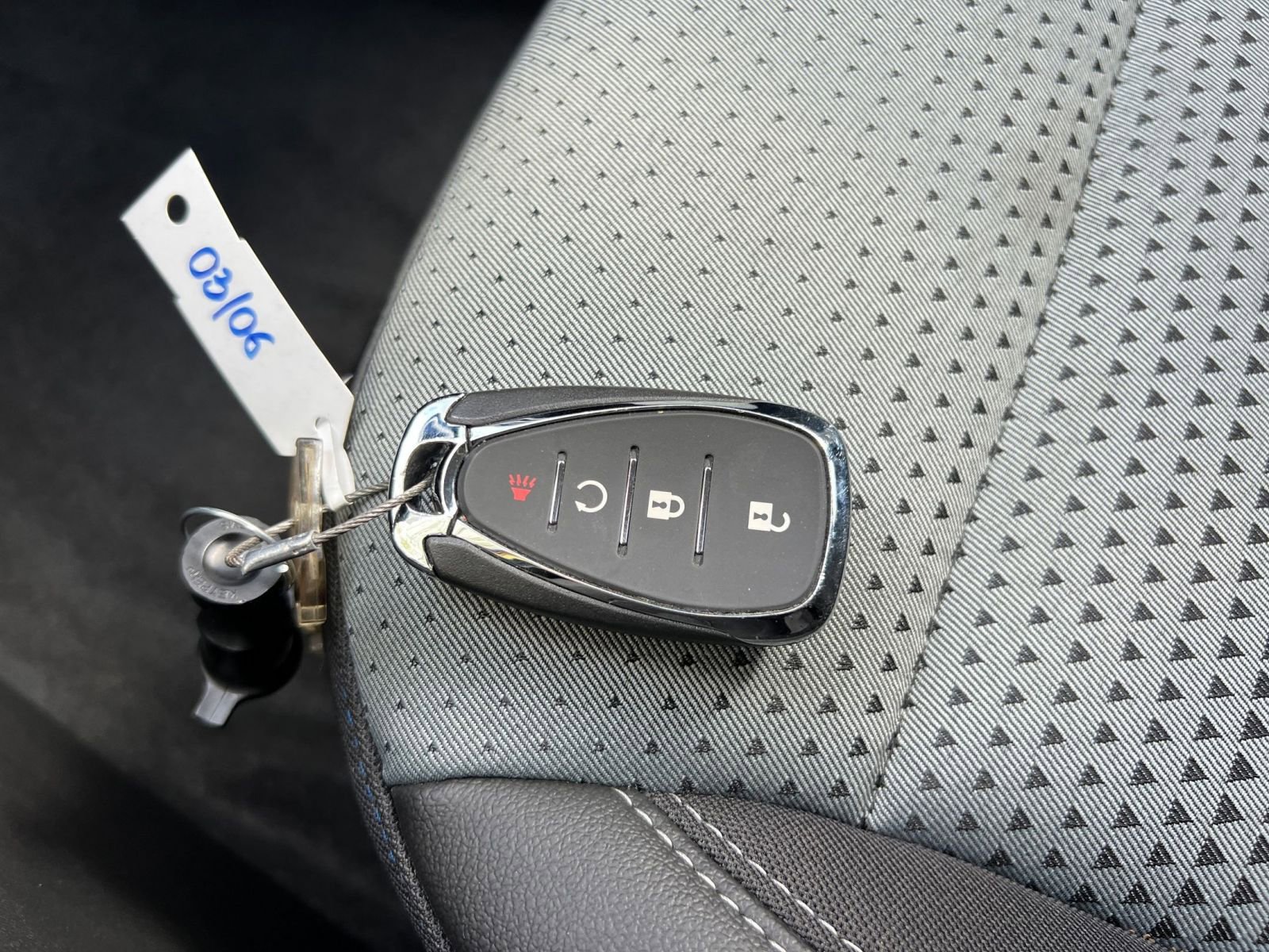 Used 2025 Chevrolet Trax LT w/ LT Convenience Package image 18