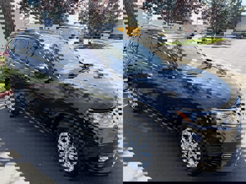 Used 2019 Nissan Rogue SV image 3