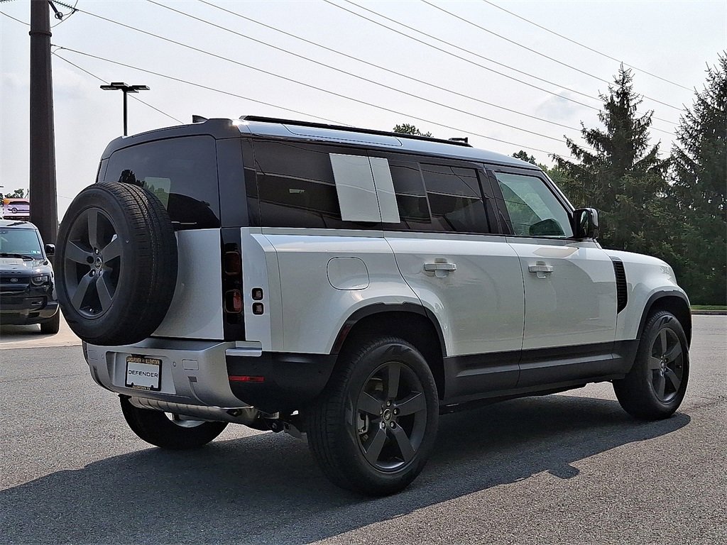 New 2025 Land Rover Defender 110 S image 3
