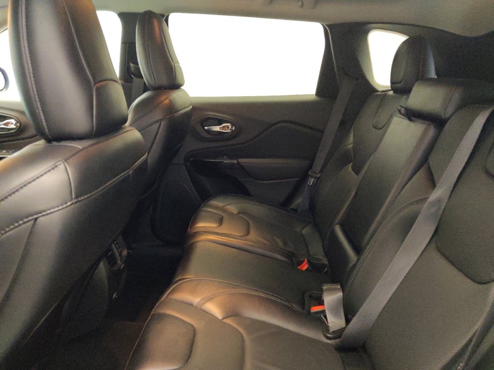 Used 2023 Jeep Cherokee Altitude Lux image 18