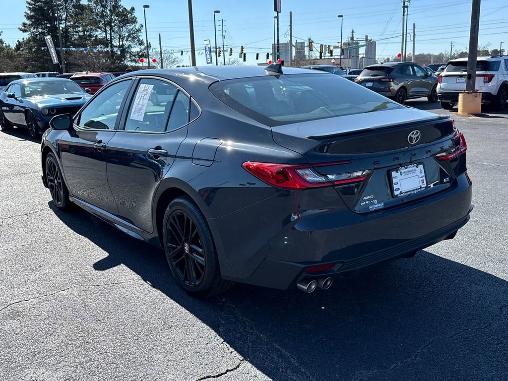 Used 2025 Toyota Camry SE image 5