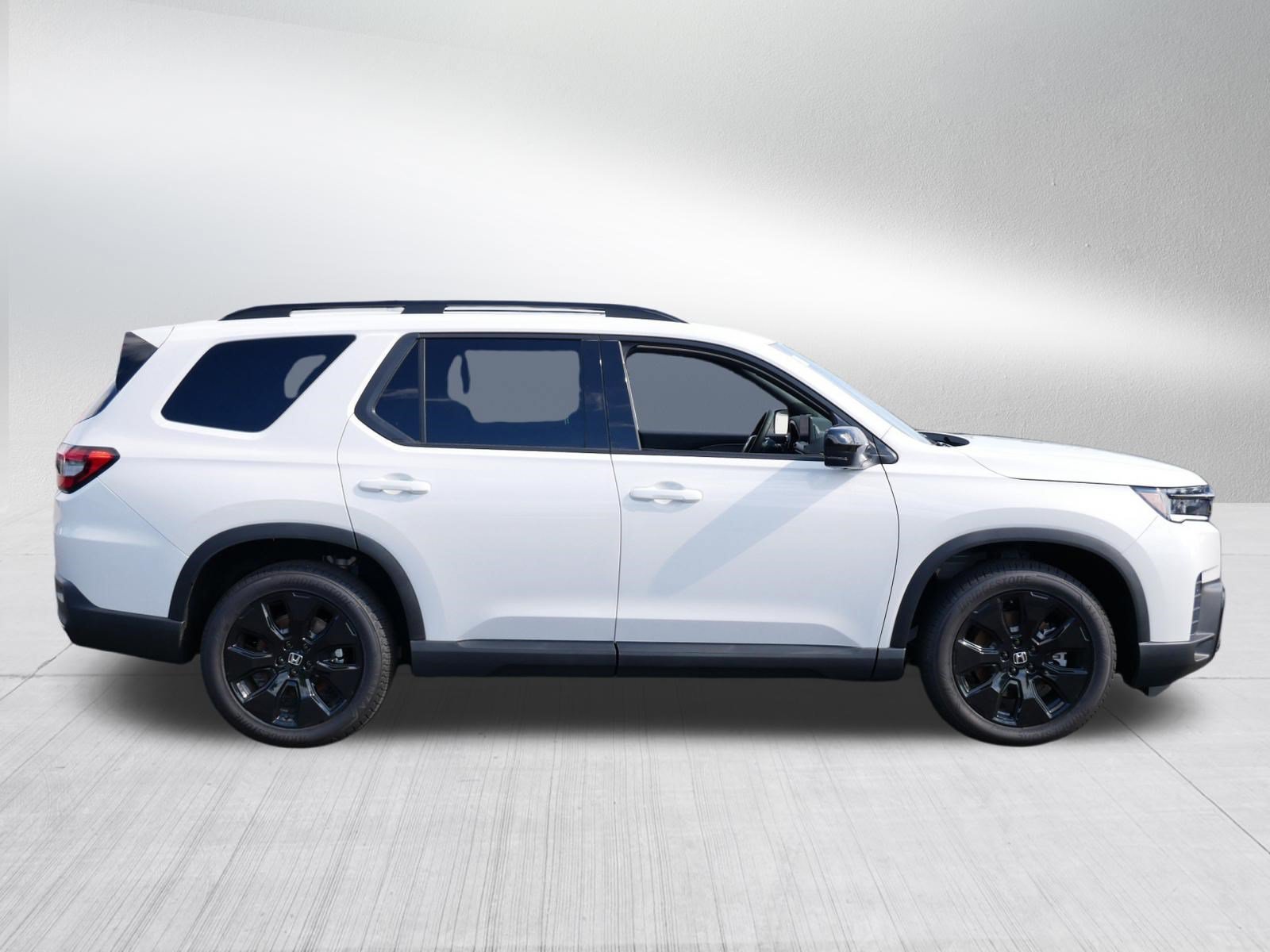 Certified 2026 Honda Pilot Black Edition image 8