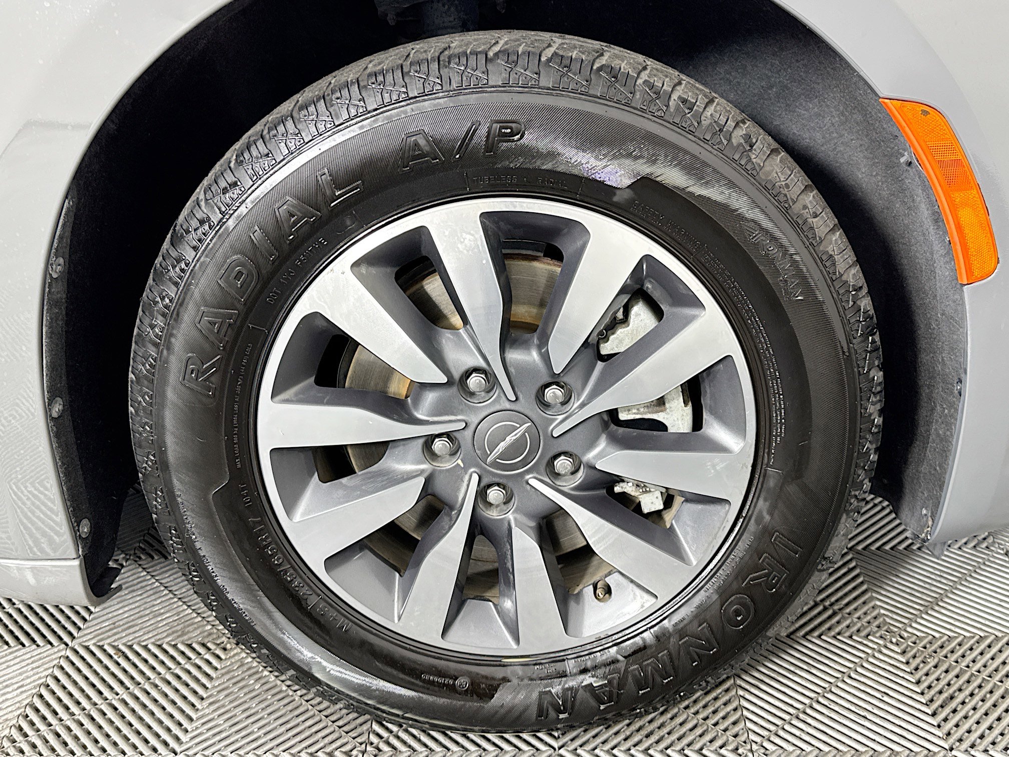 Used 2021 Chrysler Pacifica Touring-L image 30