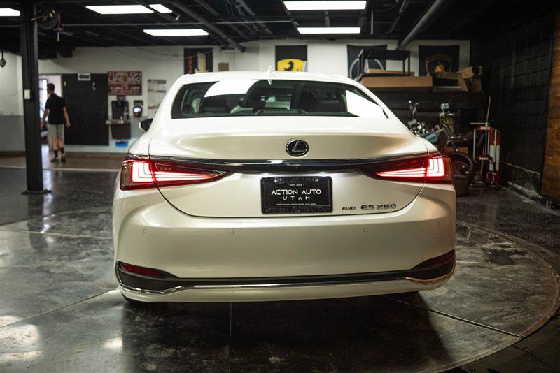 Used 2022 Lexus ES 250 w/ Premium Package AWD/4WD image 6