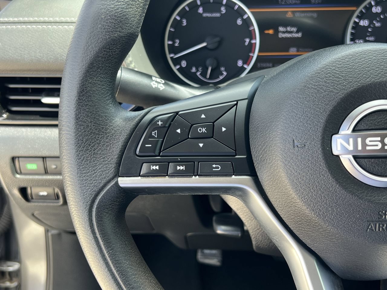 Certified 2024 Nissan Sentra SV FWD image 10