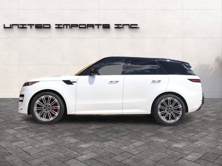 Used 2024 Land Rover Range Rover Sport Dynamic SE AWD/4WD image 4